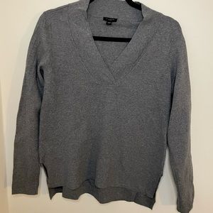 Ann Taylor XS V-neck sweater